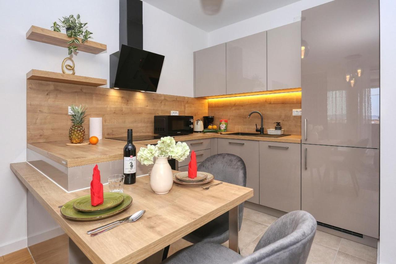 Apartments Luna With Free Parking Zadar Exterior foto